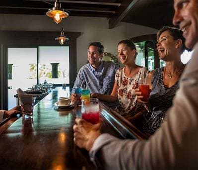 Lobby Bar & Café: Satisfy your palate with a gourmet espresso and innovative cocktails