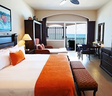 Habitaciones frente al mar en Puerto Morelos con Cama king size y una cama plegable