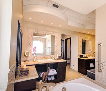 Habitación con baño y doble lavabo incluye amenidades