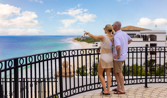Terraza privada con vista al mar en nuestro Riviera Maya Resort