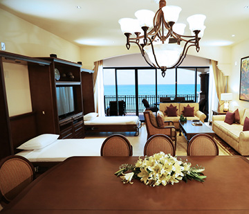 Book a Suite in Riviera Maya All Inclusive Hotels with Living and Dining Room and 2 Murphy beds