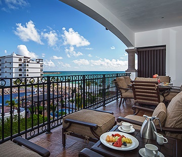 Enjoy a Private terrace with ocean view in Riviera Cancun
